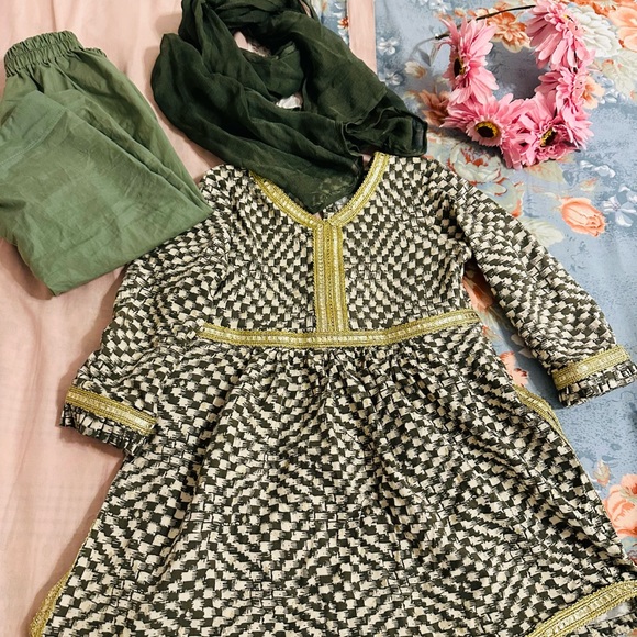 Baby girl dress salwar suit 3 PCs party wear - Picture 5 of 8